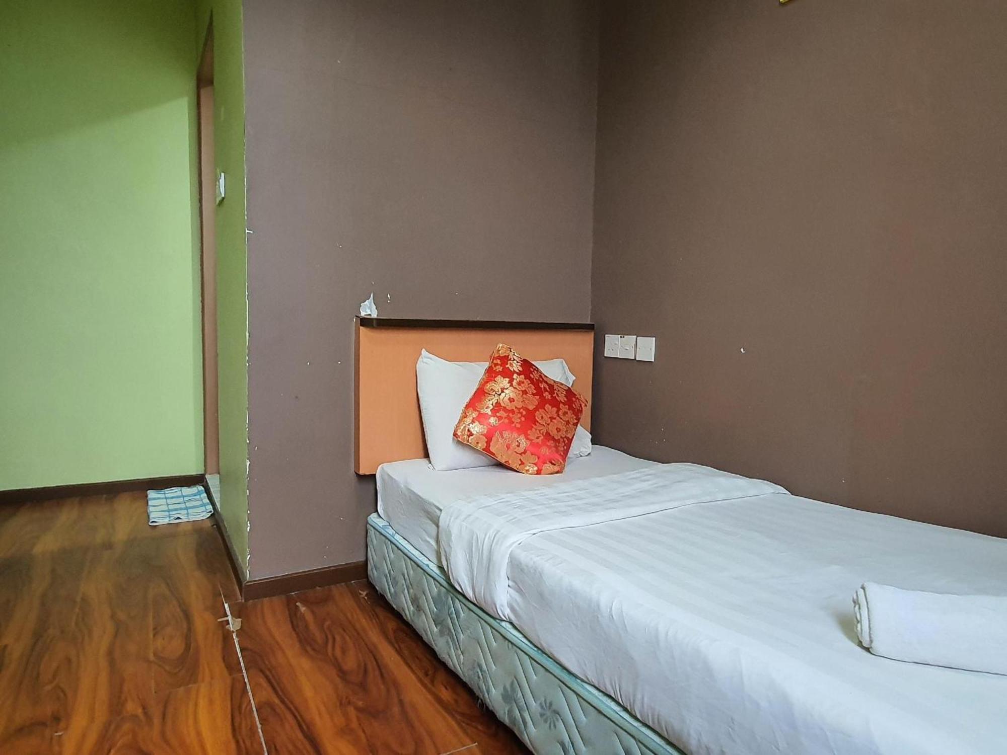 Oyo 90964 Melody 88 Inn Miri Exterior photo